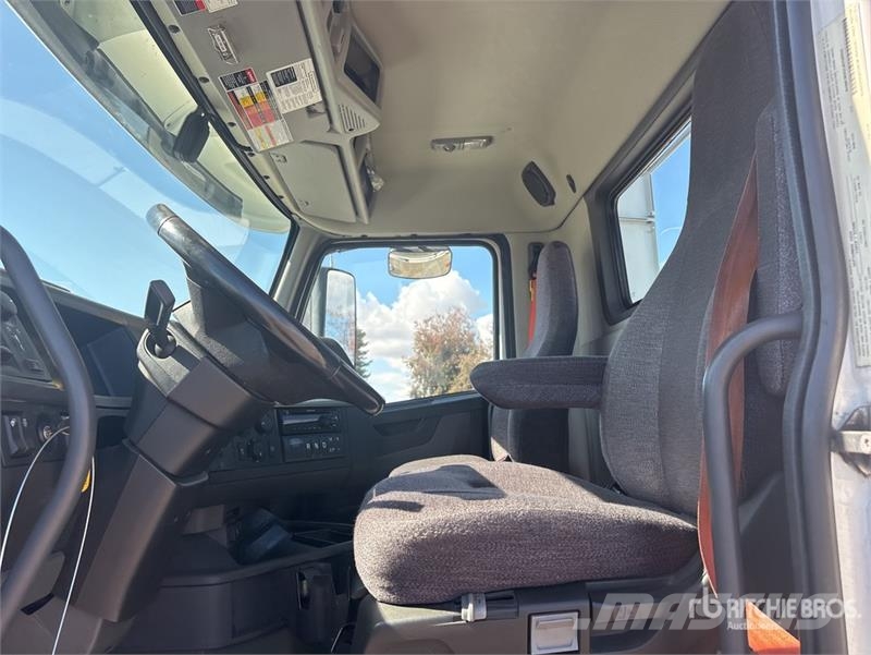 Volvo VNR64300 T/A Day Cab Truck Tractor Prime Movers