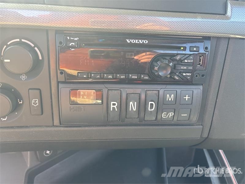 Volvo VNR64300 T/A Day Cab Truck Tractor Prime Movers