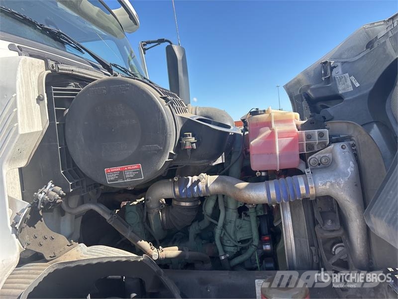 Volvo VNR64300 T/A Day Cab Truck Tractor Prime Movers
