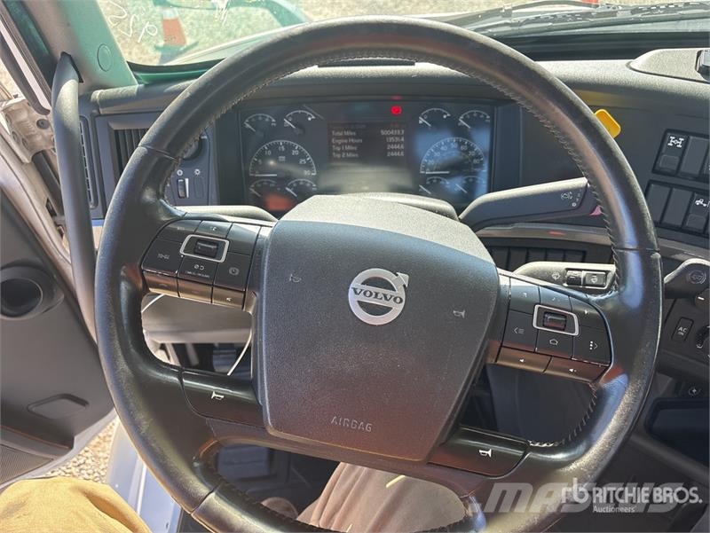 Volvo VNR64300 T/A Day Cab Truck Tractor Prime Movers