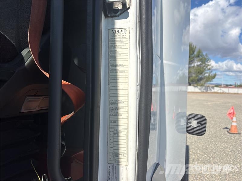 Volvo VNR64300 T/A Day Cab Truck Tractor Prime Movers