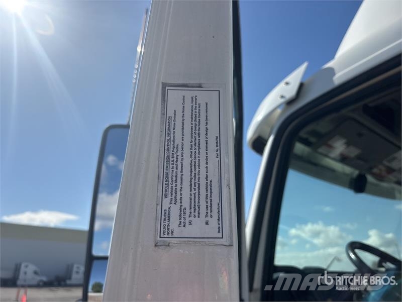 Volvo VNR64300 T/A Day Cab Truck Tractor Prime Movers