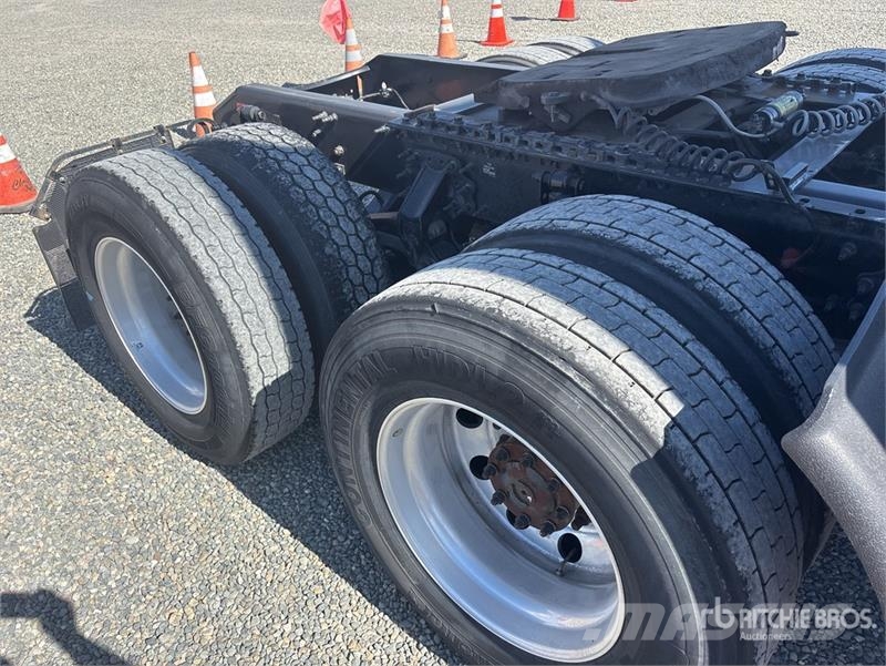 Volvo VNR64300 T/A Day Cab Truck Tractor Prime Movers