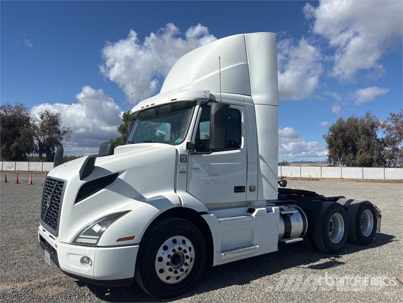 Volvo VNR64300 T/A Day Cab Truck Tractor Prime Movers