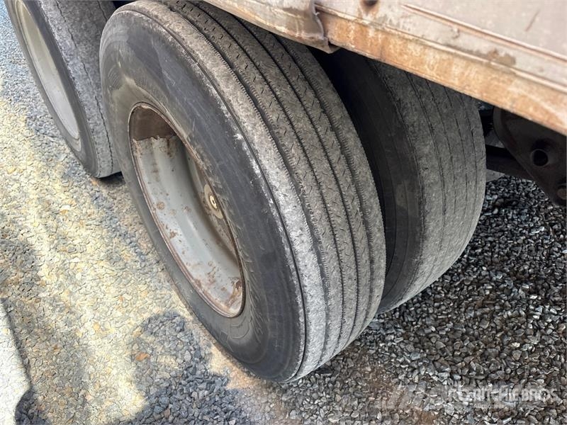 Wabash 53 ft x 102 in T/A Van Trailer Причепи-фургони