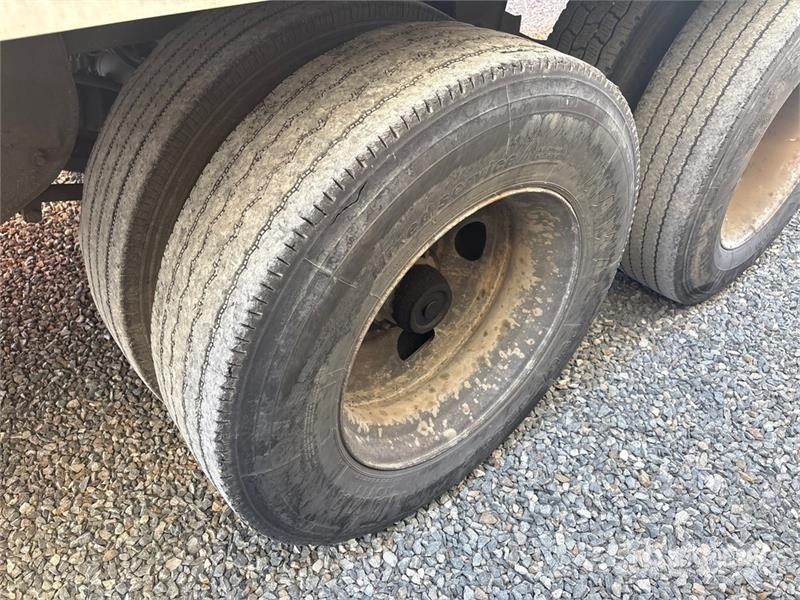 Wabash 53 ft x 102 in T/A Van Trailer Причепи-фургони