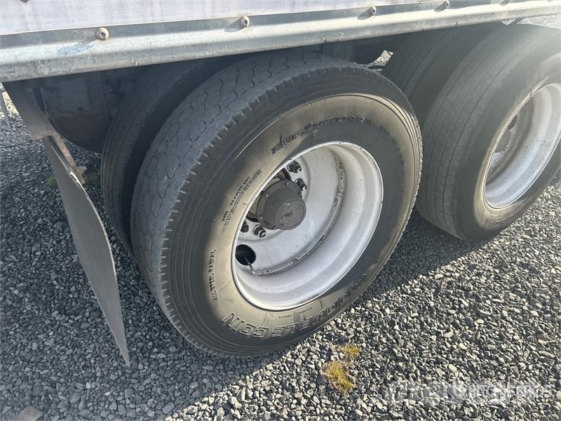 Wabash 53 ft x 102 in T/A Van Trailer Furgons