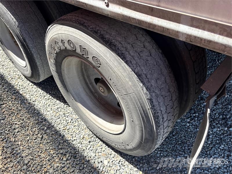Wabash 53 ft x 102 in T/A Van Trailer Причепи-фургони