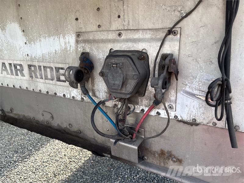Wabash 53 ft x 102 in T/A Refrigerated Trailer Piekabes ar temperatūras kontroli