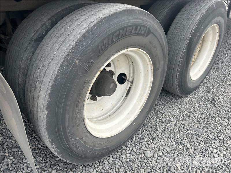 Wabash 53 ft x 102 in T/A Van Trailer Dengtos priekabos