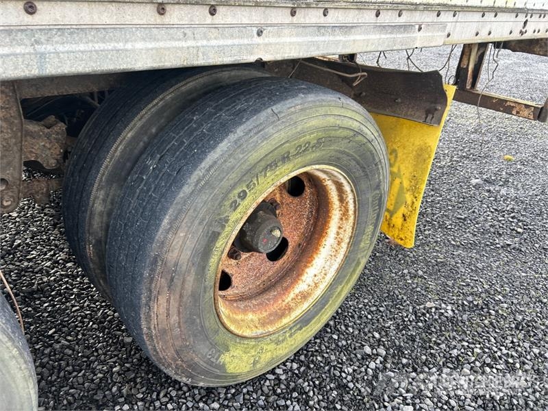 Wabash 53 ft x 102 in T/A Van Trailer Furgons
