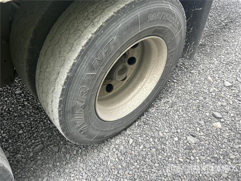 Wabash 53 ft x 102 in T/A Van Trailer Dengtos priekabos
