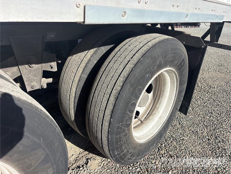 Wabash DVCVHPC 53 ft x 102 in T/A Van Trailer Box Trailers