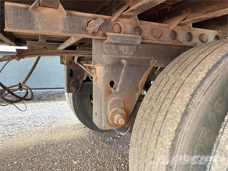 Wabash DVCVHPC 53 ft x 102 in T/A Van Trailer Furgons