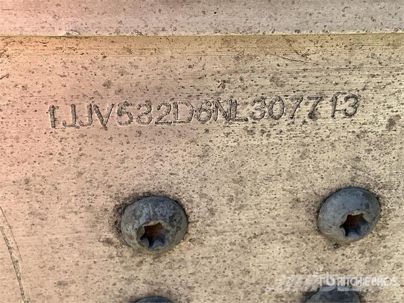 Wabash DVCVHPC 53 ft x 96 in T/A Van Trailer Причепи-фургони