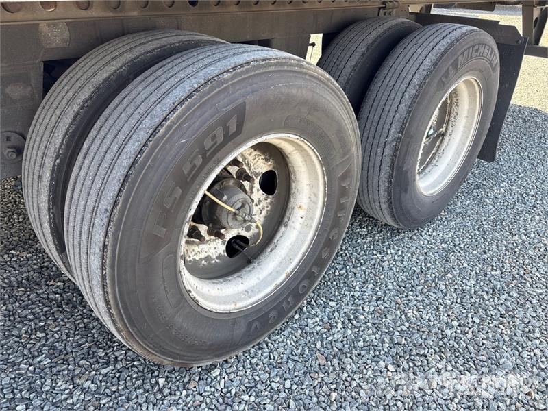 Wabash DVHDHPC 53 ft x 102 in T/A Van Trailer Box Trailers