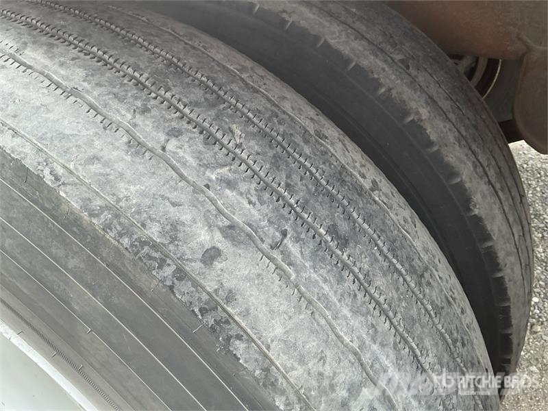 Wabash DVLSHPC 53 ft x 102 in T/A Van Trailer Прицепы-фургоны