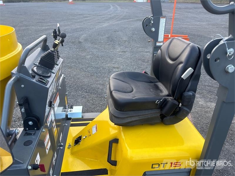 Wacker Neuson DT15 Swivel Crawler Dumper 翻斗车\公路型自卸车