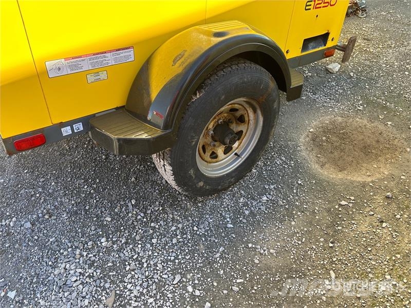 Wacker Neuson E1250 140000 BTU Ground Heater Fűtő és Hűtő felszerelések