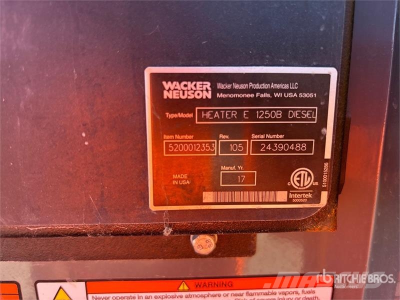 Wacker Neuson E1250 140000 BTU Ground Heater Fűtő és Hűtő felszerelések