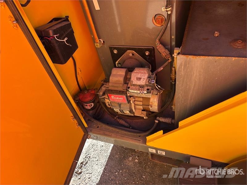 Wacker Neuson E1250 140000 BTU Ground Heater Fűtő és Hűtő felszerelések
