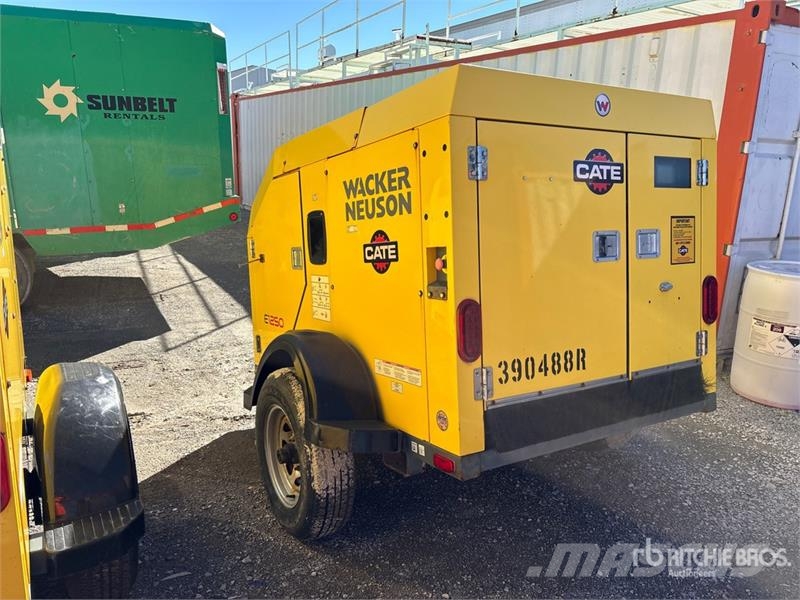 Wacker Neuson E1250 140000 BTU Ground Heater Fűtő és Hűtő felszerelések