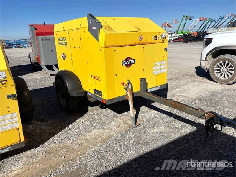 Wacker Neuson E1250B 140000 BTU Ground Heater Equipos de fundido