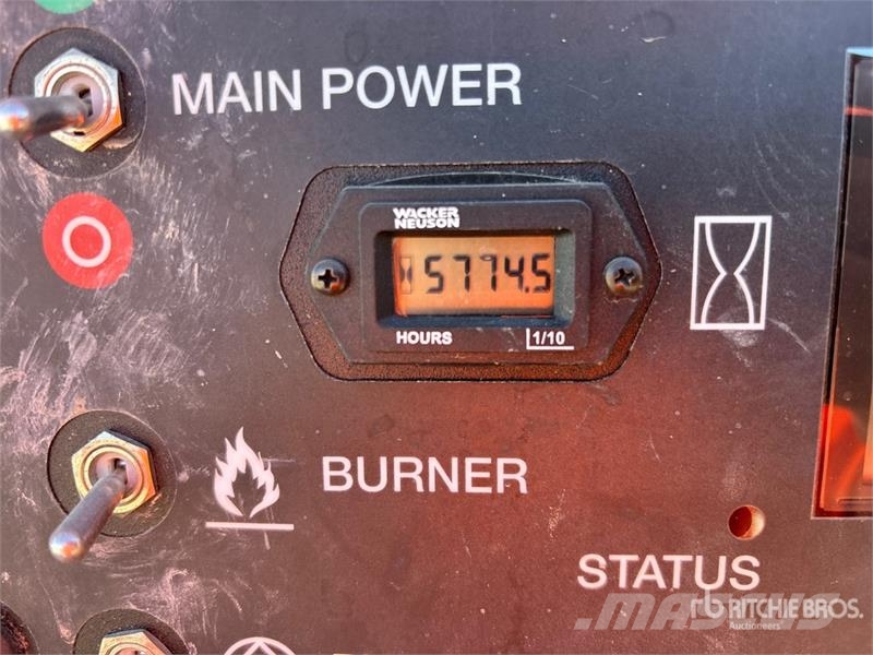 Wacker Neuson E1250B 140000 BTU Ground Heater Fűtő és Hűtő felszerelések