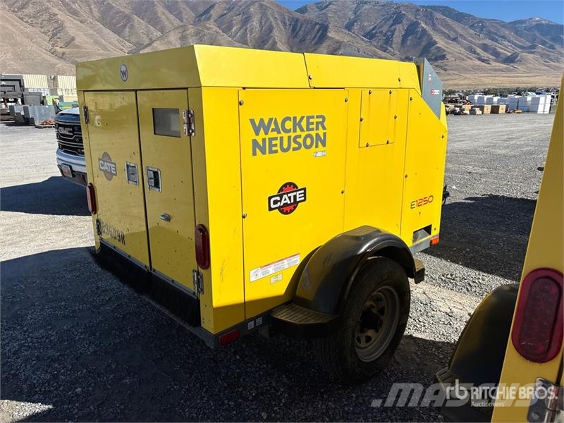 Wacker Neuson E1250B 140000 BTU Ground Heater Equipos de fundido