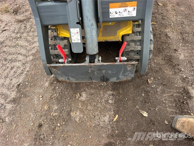 Wacker Neuson SM100 Mini Compact Track Loader Kompaktrakodók