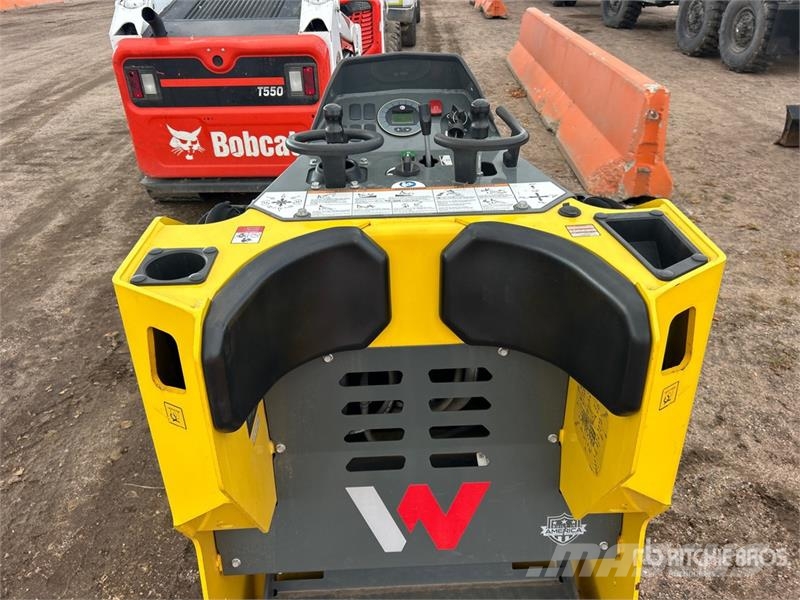 Wacker Neuson SM100 Mini Compact Track Loader Kompaktrakodók