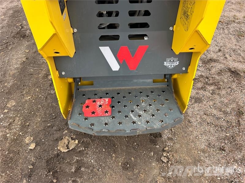 Wacker Neuson SM100 Mini Compact Track Loader Kompaktrakodók