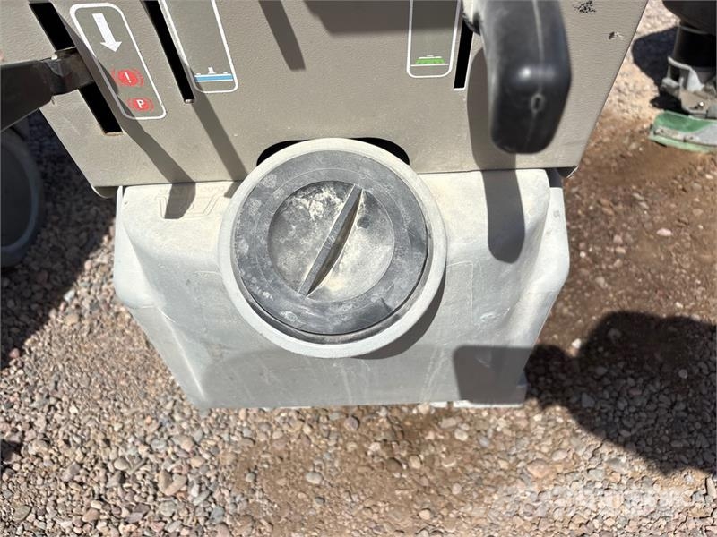 Walk-Behind Electric Floor Scrubber Druge prikolice