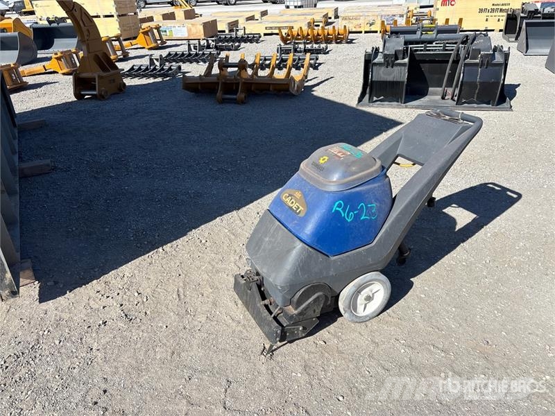 Walk-Behind Floor Sweeper Muud saagikoristusmasinad