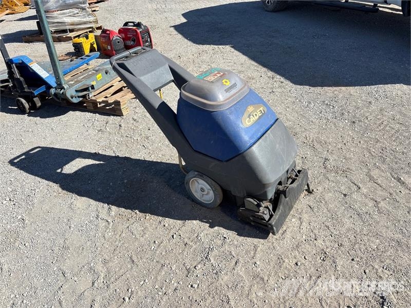 Walk-Behind Floor Sweeper Muud saagikoristusmasinad