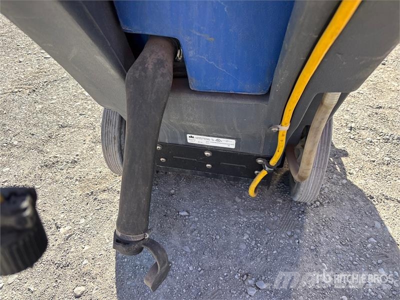 Walk-Behind Floor Sweeper Muud saagikoristusmasinad