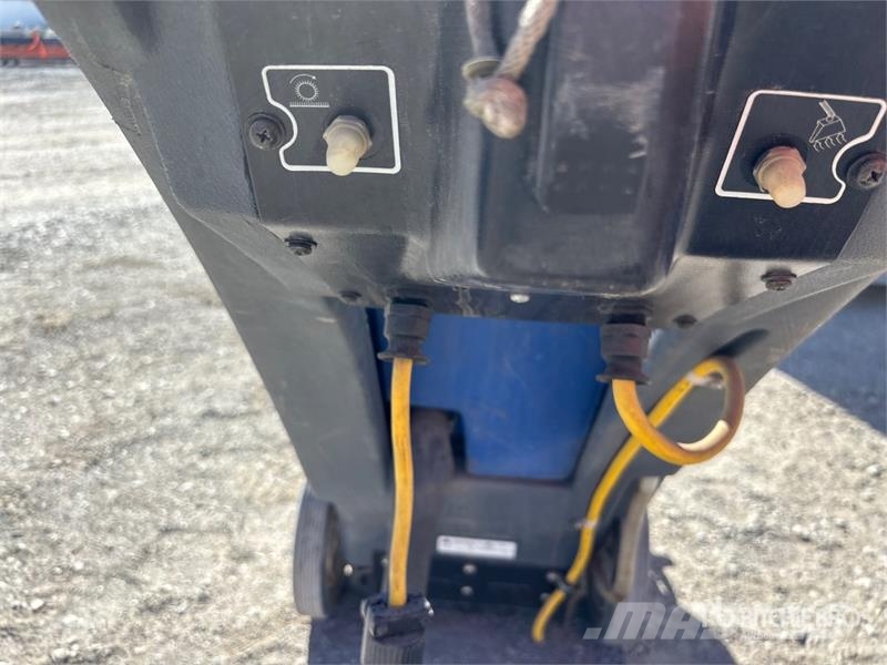 Walk-Behind Floor Sweeper Muud saagikoristusmasinad