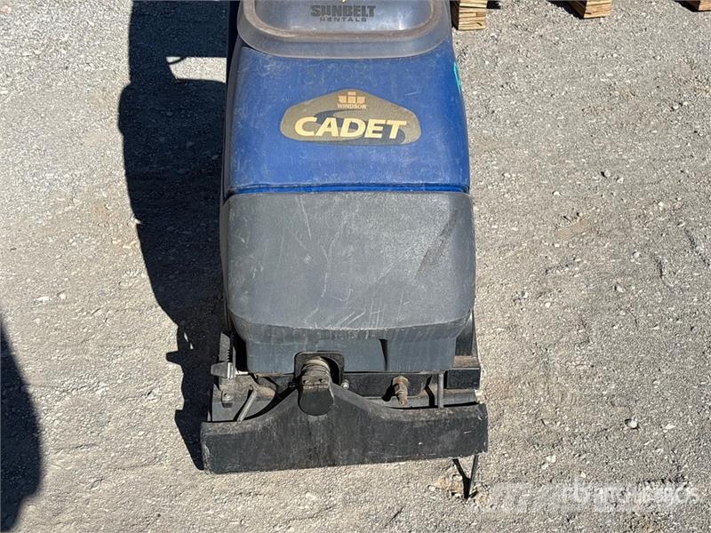 Walk-Behind Floor Sweeper Muud saagikoristusmasinad