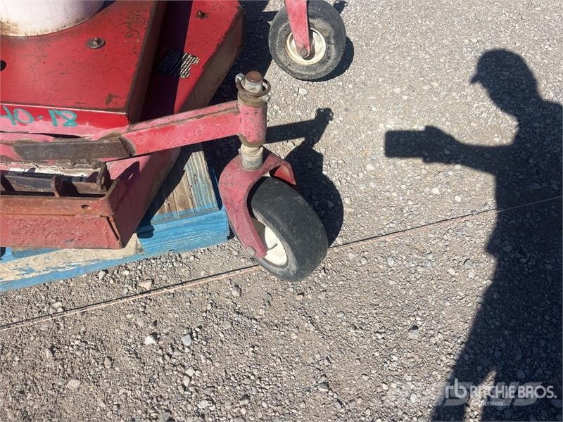  Walk-Behind Lawn Mower (Inoperable) ركوب الحشائش