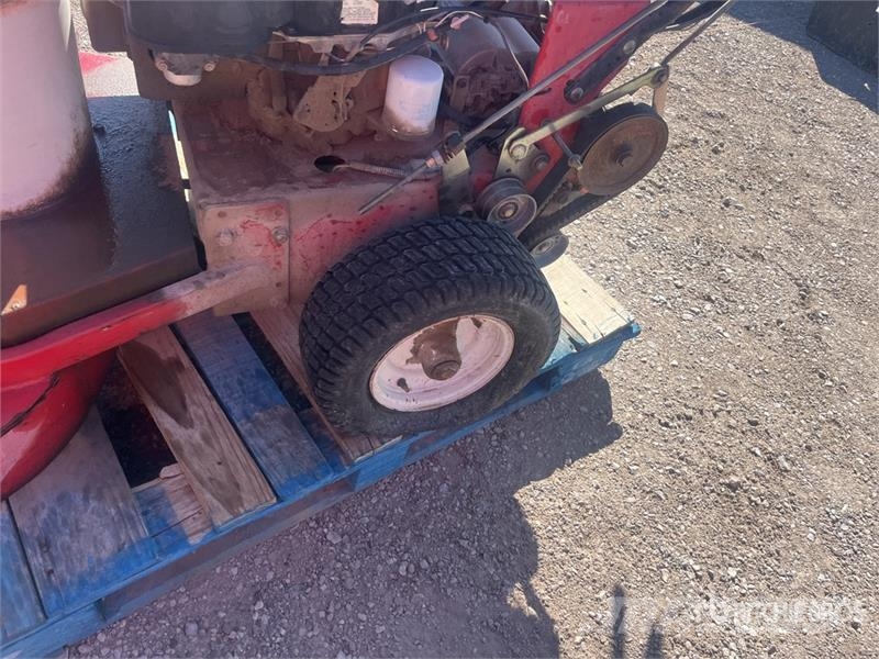  Walk-Behind Lawn Mower (Inoperable) ركوب الحشائش