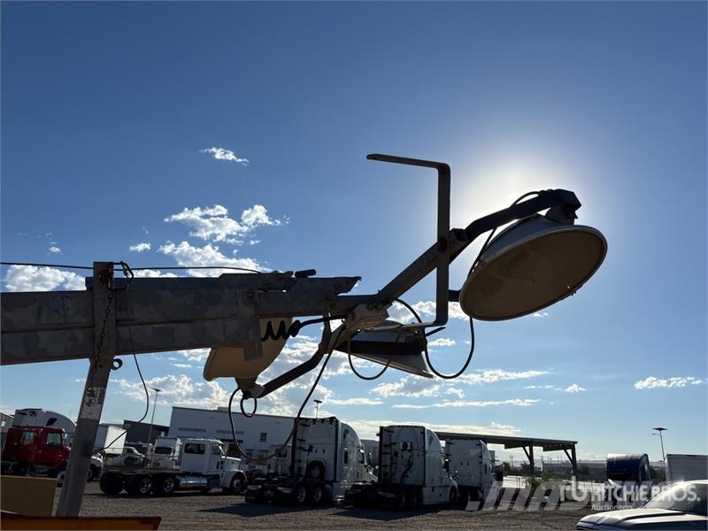  Warren Power Systems WCW84MH 8.2 kW Light Tower 조명타워