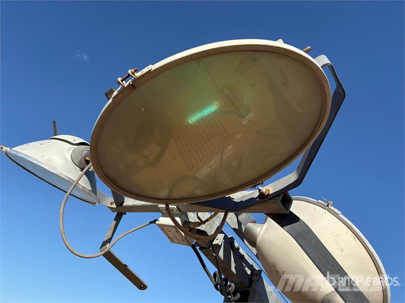 Warren Power Systems WCW84MH 8.2 kW Light Tower 조명타워