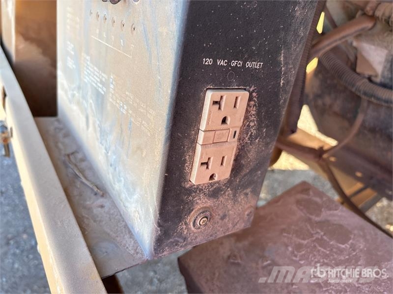  Warren Power Systems WCW84MH 8.2 kW Light Tower 조명타워