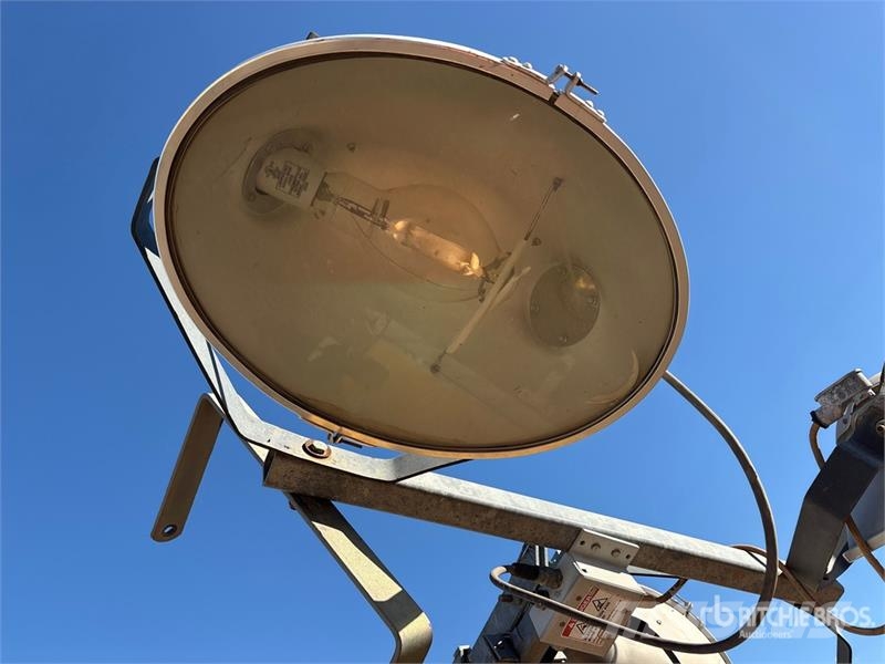  Warren Power Systems WCW84MH 8.2 kW Light Tower 조명타워