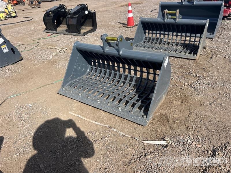 Warrior WBMCS5-1320 52 in Skeleton Cleanup Excavator Bucke Bakken