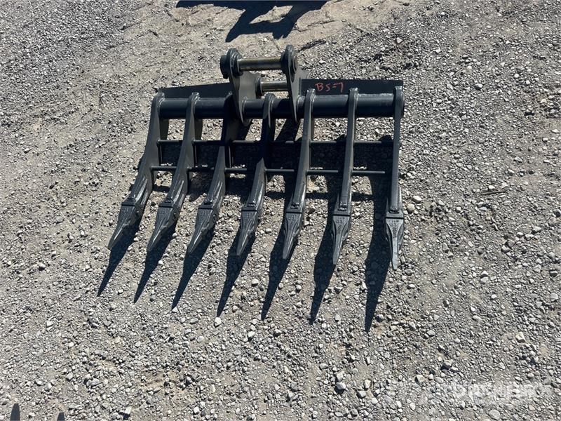 Warrior WBRC05-1000 39 in Excavator Rake - Fits Cat 305 / Rateau faneur