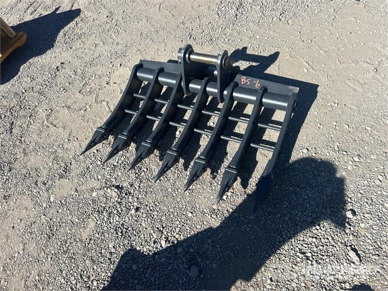 Warrior WBRC05-1000 39 in Excavator Rake - Fits Cat 305 / Rateau faneur