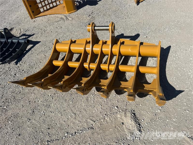 Warrior WBRC20-1620 64 in Excavator Rake - Fits Cat 320 / Obraceče a shrabovače sena