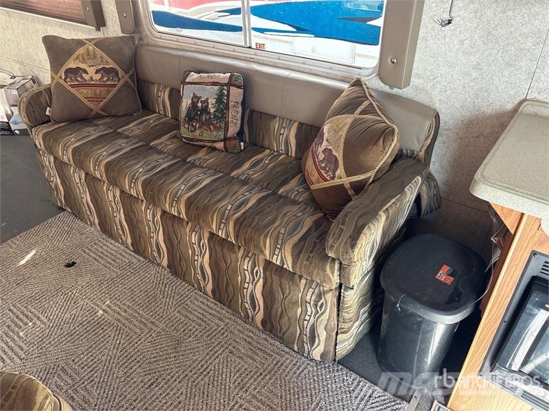  Weekend Warrior Tri/A Toy Hauler Travel Trailer Druge prikolice