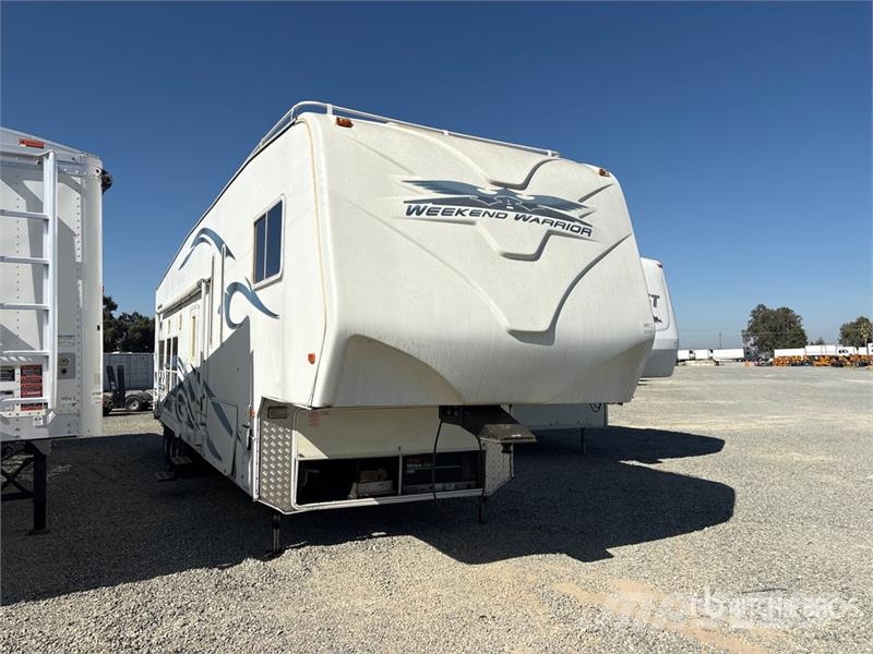  Weekend Warrior Tri/A Toy Hauler Travel Trailer Druge prikolice